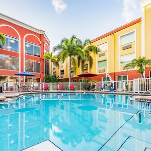 Holiday Inn Express Hotel & Suites Bradenton West By Ihg